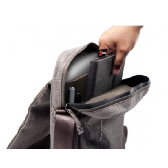 Booq Mamba Courier Messenger Bag - Picture 4 of 8